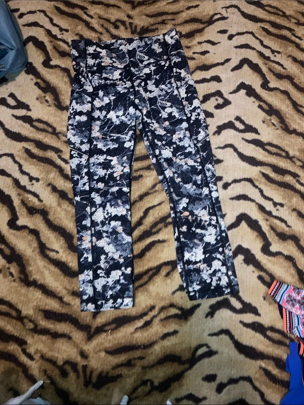 lululemon athletica Floral-Pattern Leggings